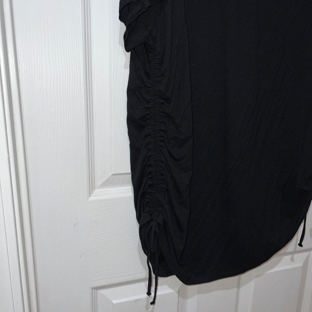 BLACK SIDE RUCHED TOP - Picture 5 of 7